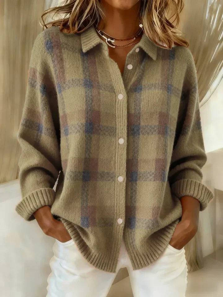 Victoria | Retro Plaid Sweater with Casual Contrast